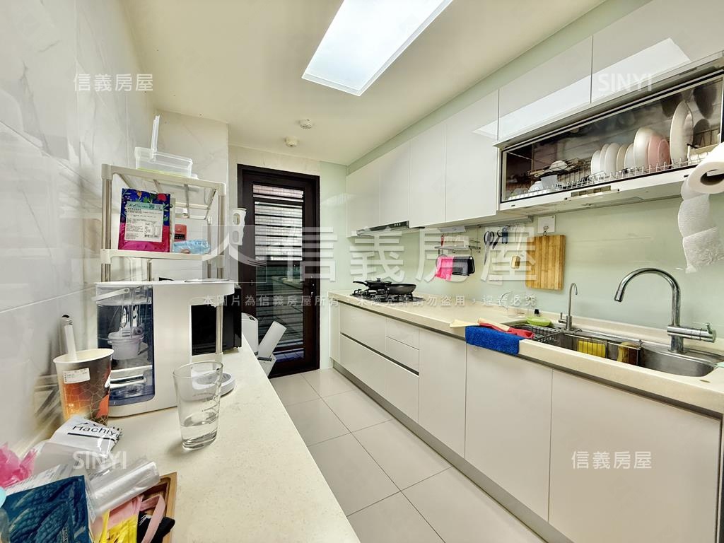 麗寶高樓邊間三房平面車位房屋室內格局與周邊環境