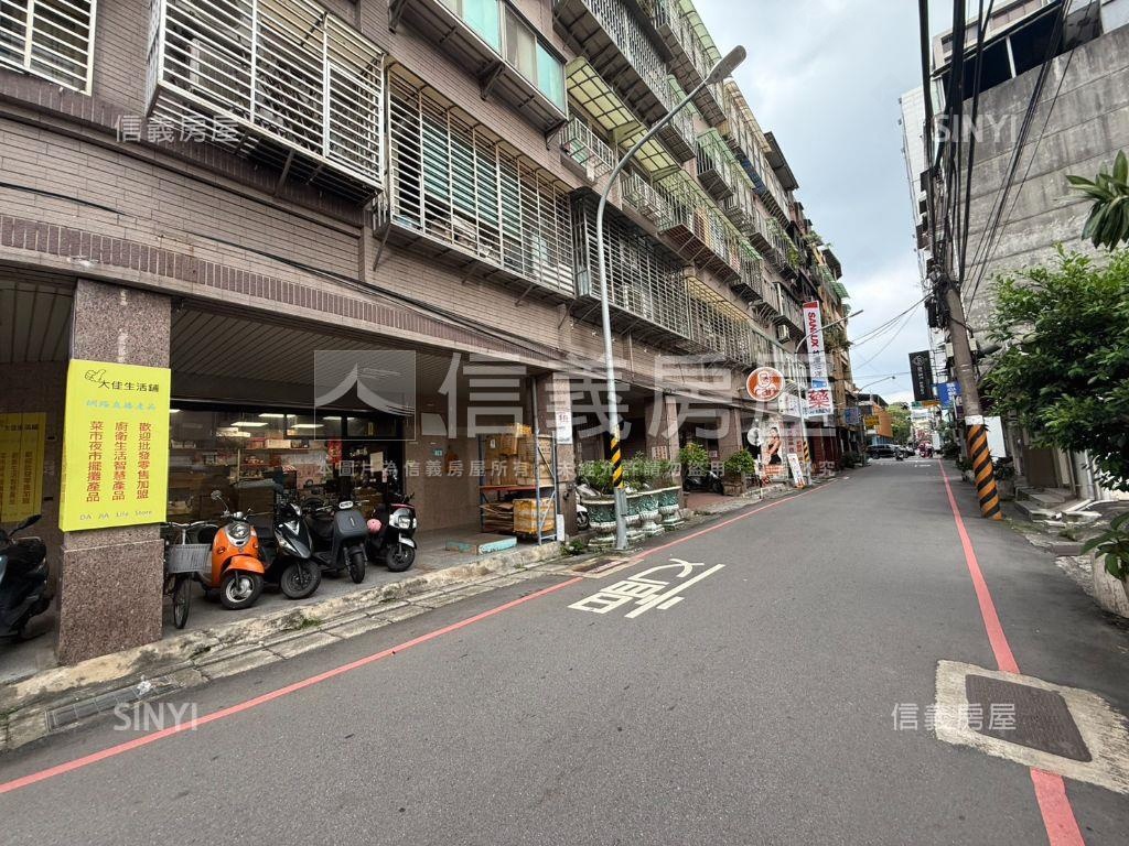 新接⭐邊間金三角店面房屋室內格局與周邊環境