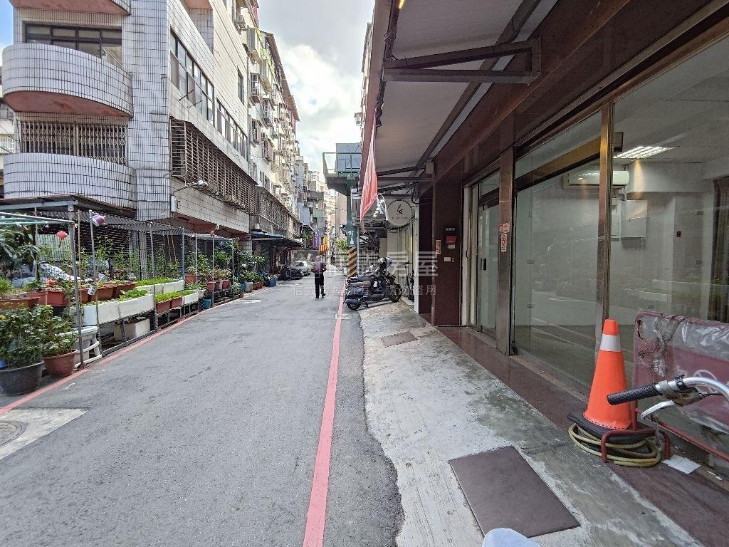 黃金湧蓮寺店面房屋室內格局與周邊環境