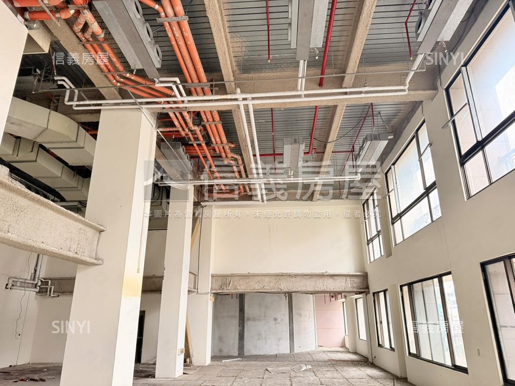 新板特區百坪商用店辦Ｃ房屋室內格局與周邊環境