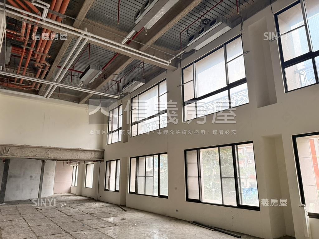 新板特區百坪商用店辦Ｃ房屋室內格局與周邊環境