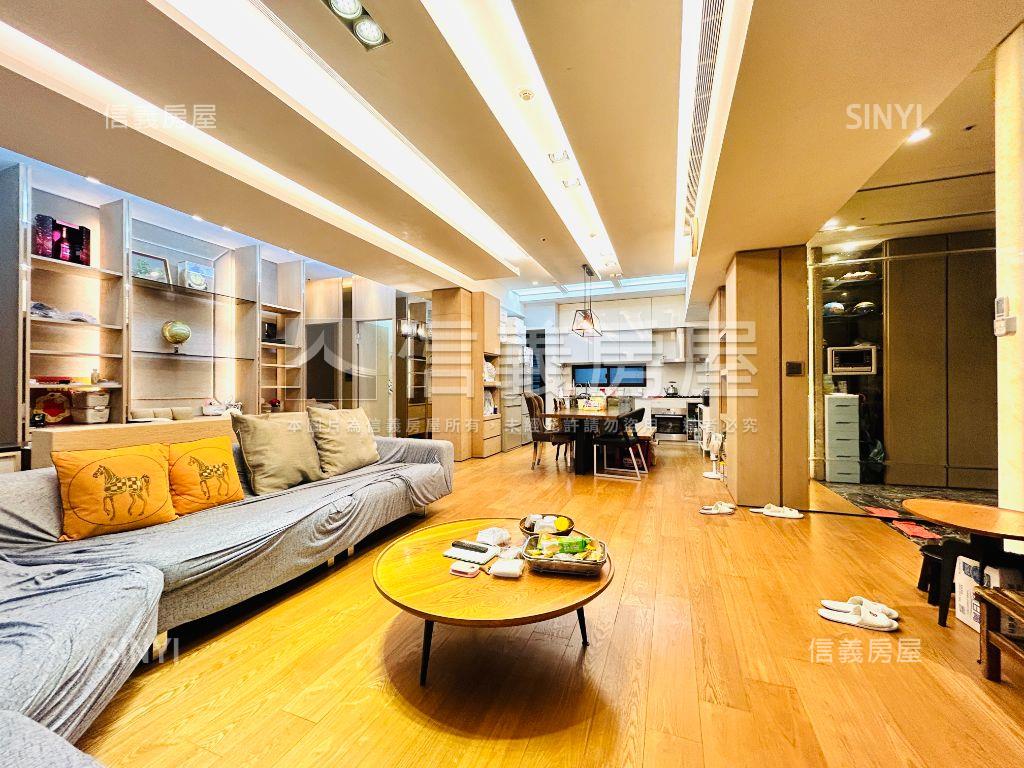 忠孝新生鋼骨三房車位豪邸房屋室內格局與周邊環境