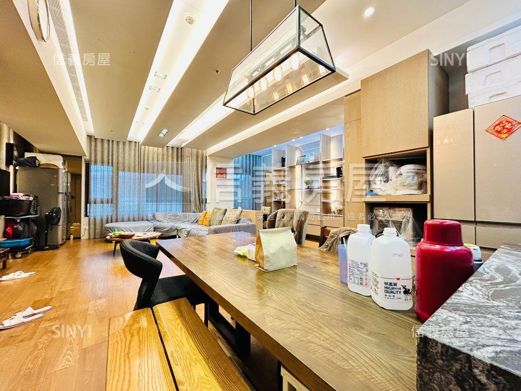 忠孝新生鋼骨三房車位豪邸房屋室內格局與周邊環境