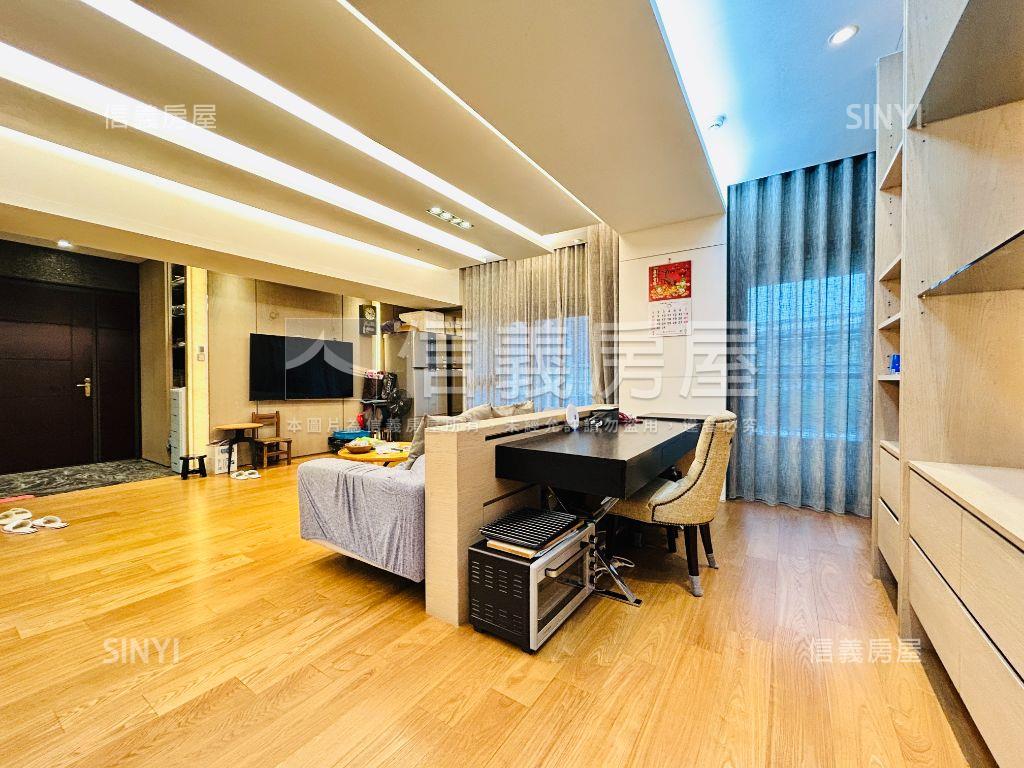 忠孝新生鋼骨三房車位豪邸房屋室內格局與周邊環境