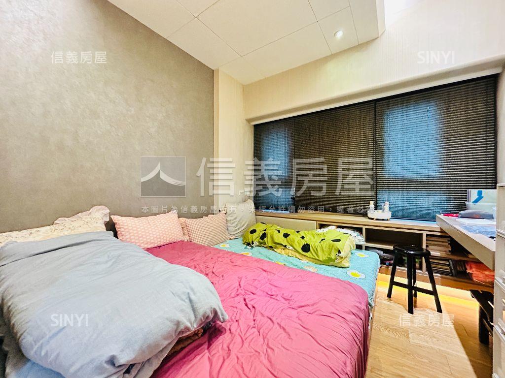 忠孝新生鋼骨三房車位豪邸房屋室內格局與周邊環境