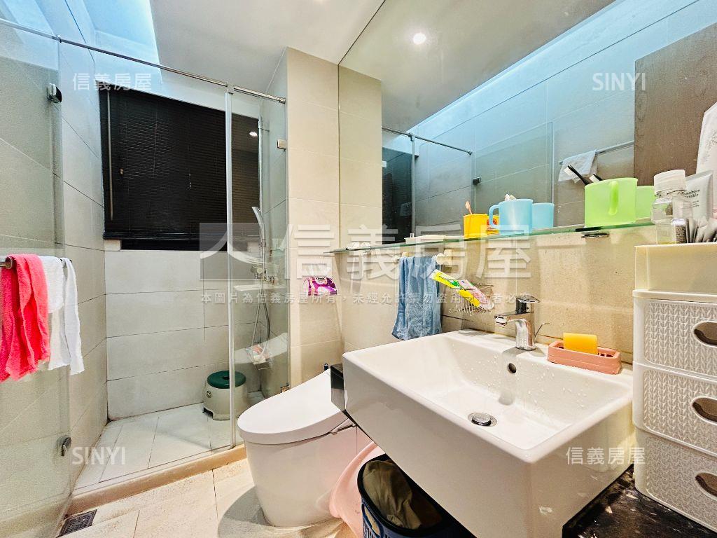 忠孝新生鋼骨三房車位豪邸房屋室內格局與周邊環境