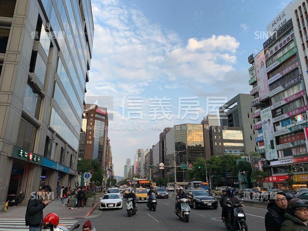 正忠孝東路金店低總價房屋室內格局與周邊環境