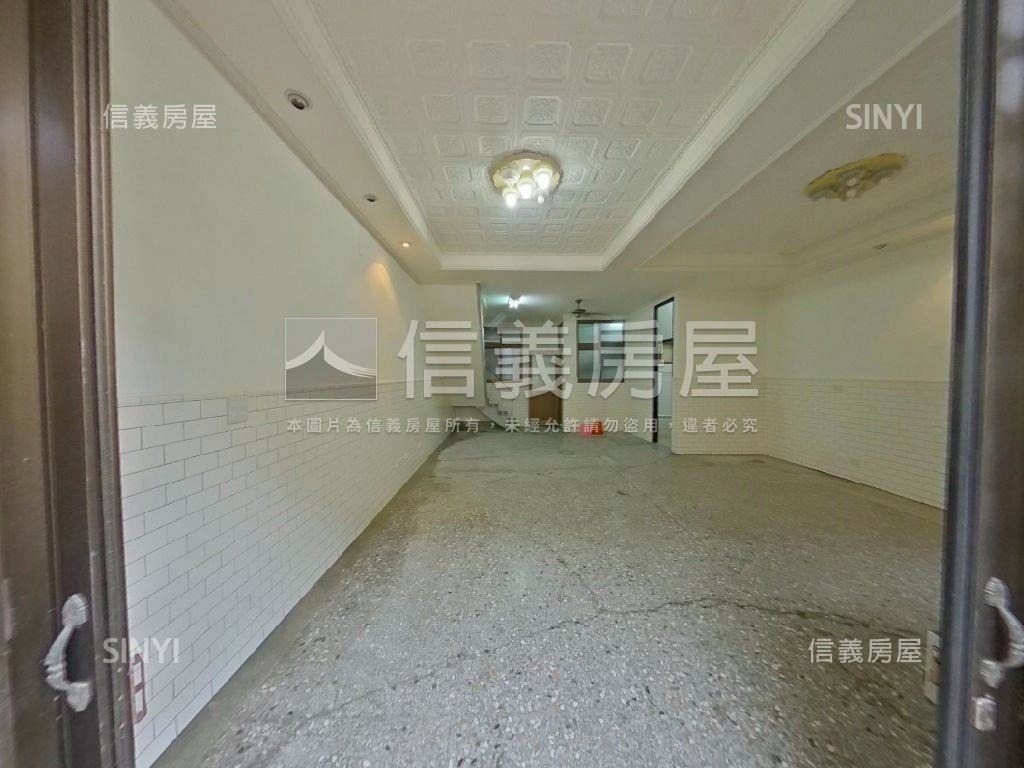 屋主誠售！約６米面寬透天房屋室內格局與周邊環境