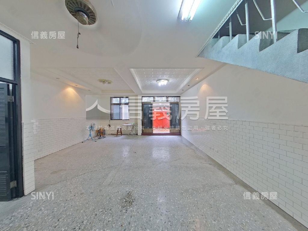 屋主誠售！約６米面寬透天房屋室內格局與周邊環境