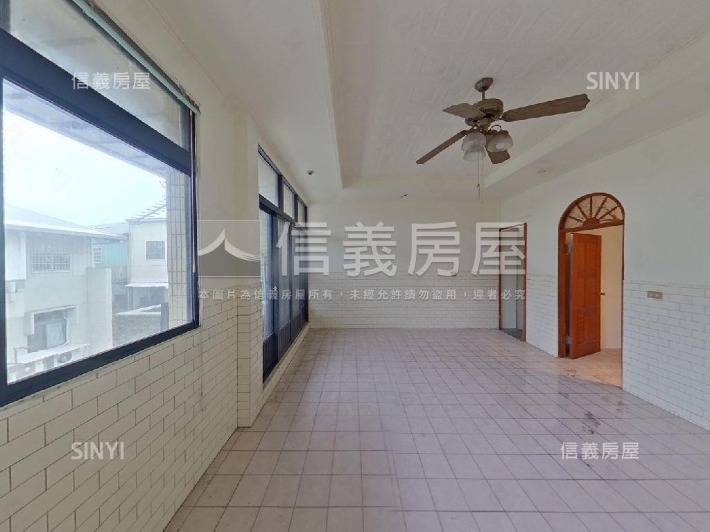 屋主誠售！約６米面寬透天房屋室內格局與周邊環境