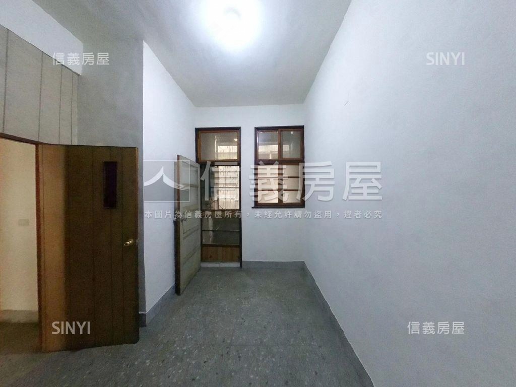 屋主誠售！約６米面寬透天房屋室內格局與周邊環境
