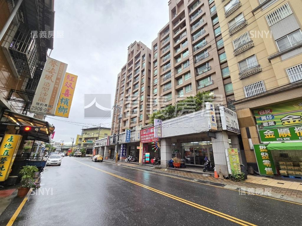 楓江路上鑽石面寬８米店面房屋室內格局與周邊環境