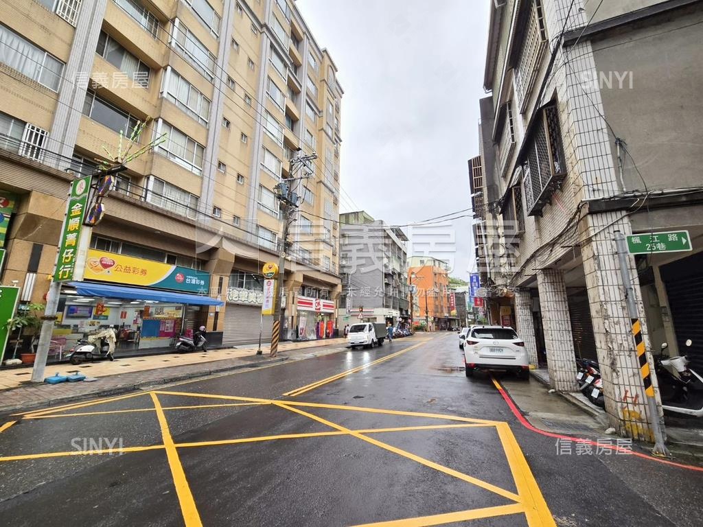 楓江路上鑽石面寬８米店面房屋室內格局與周邊環境