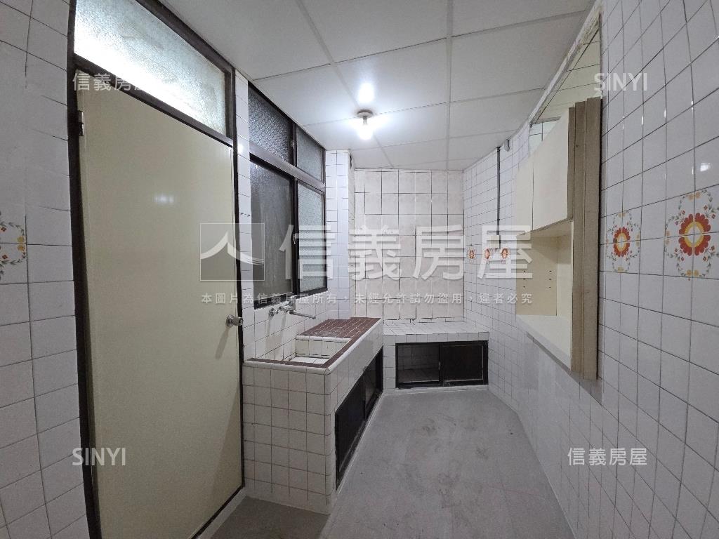 信義路店面房屋室內格局與周邊環境