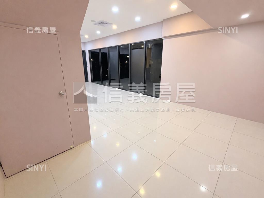 翠峰藝文街金三角店面房屋室內格局與周邊環境