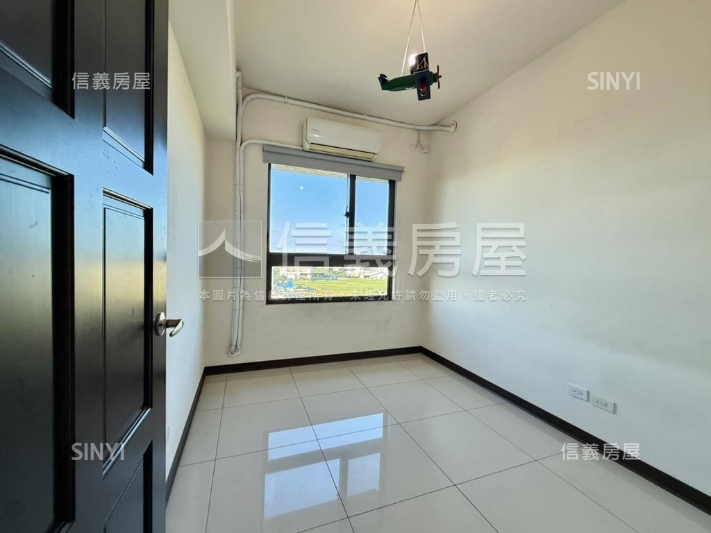 閱讀萊茵採光兩房車位房屋室內格局與周邊環境