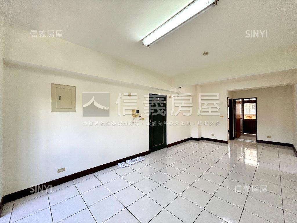 忠貞國宅面公園房屋室內格局與周邊環境