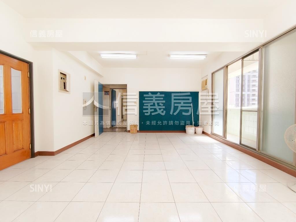 近凹子底三面採光大空間房屋室內格局與周邊環境