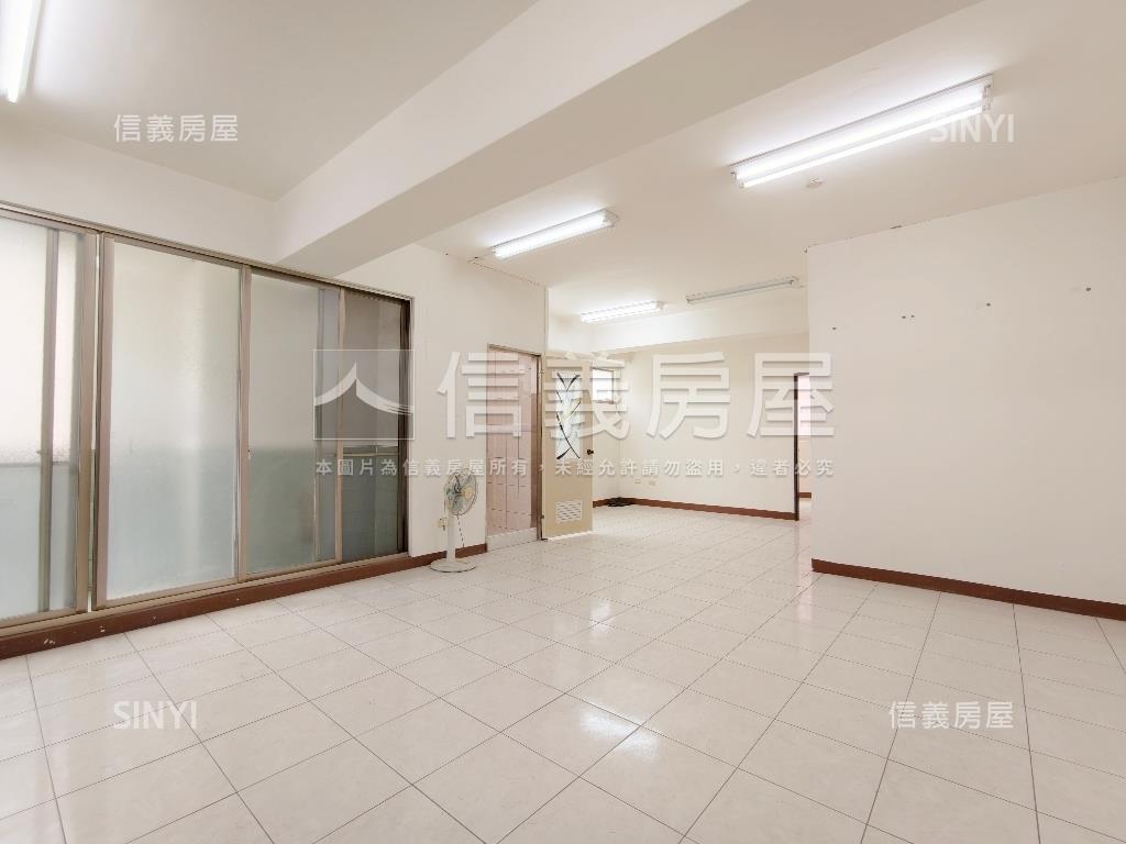 近凹子底三面採光大空間房屋室內格局與周邊環境