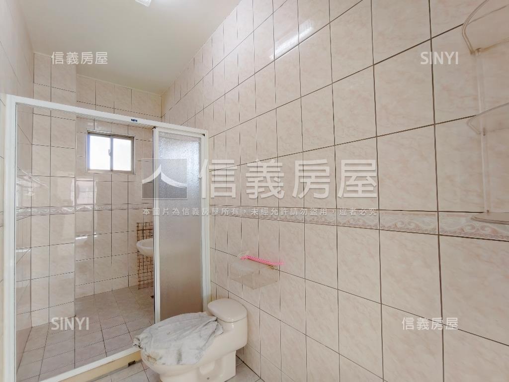 近凹子底三面採光大空間房屋室內格局與周邊環境