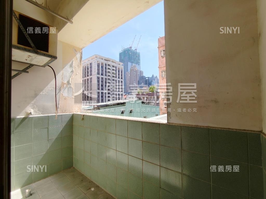 近凹子底三面採光大空間房屋室內格局與周邊環境