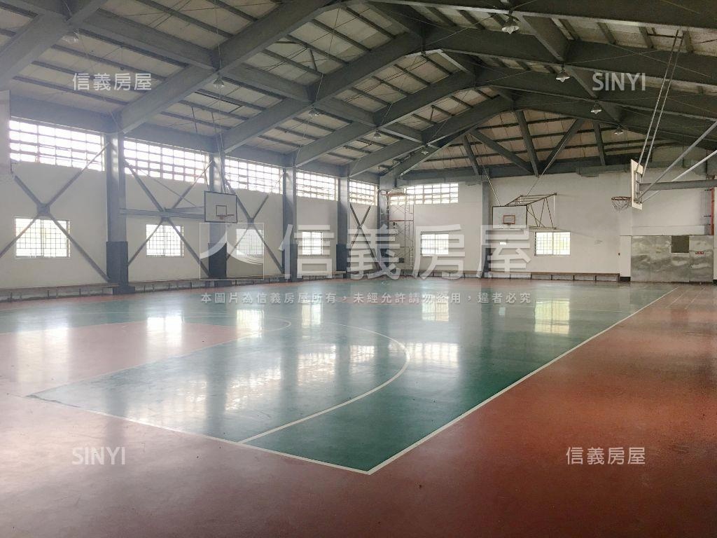 研究苑庭院型停車透天厝房屋室內格局與周邊環境