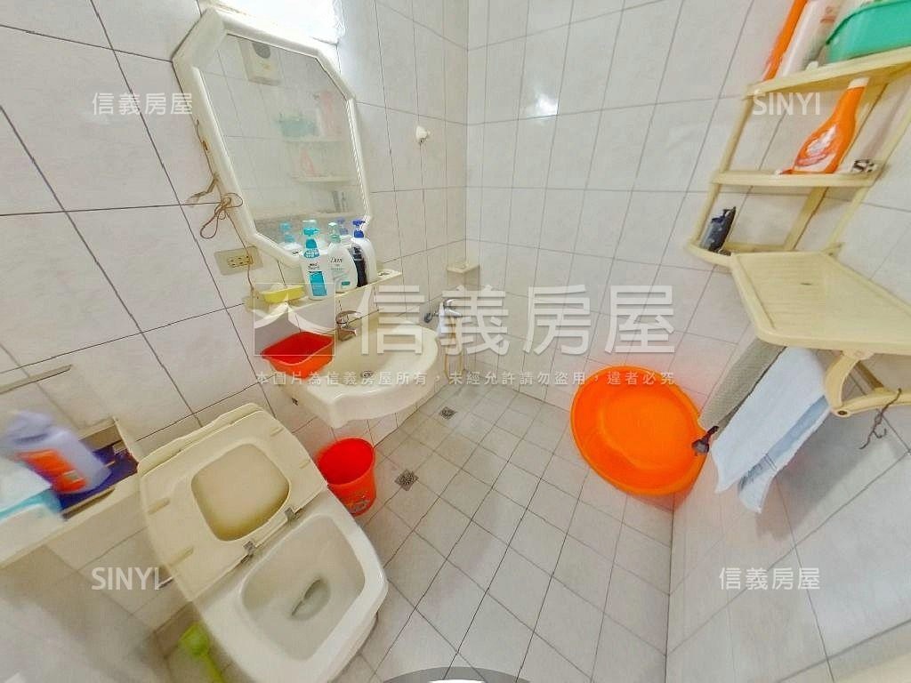 文心崇德捷運角間別墅房屋室內格局與周邊環境