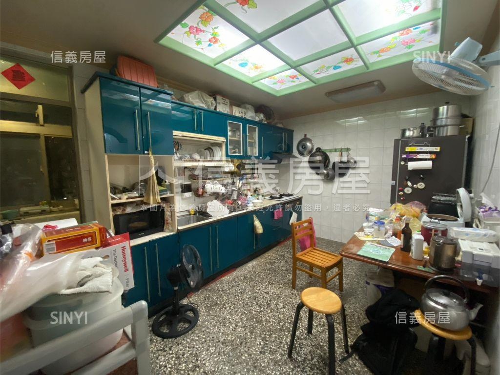 仁愛街大空間美寓房屋室內格局與周邊環境