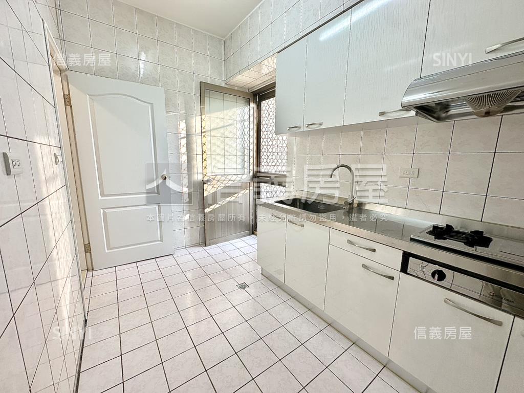 近捷運四房平車屋況讚房屋室內格局與周邊環境