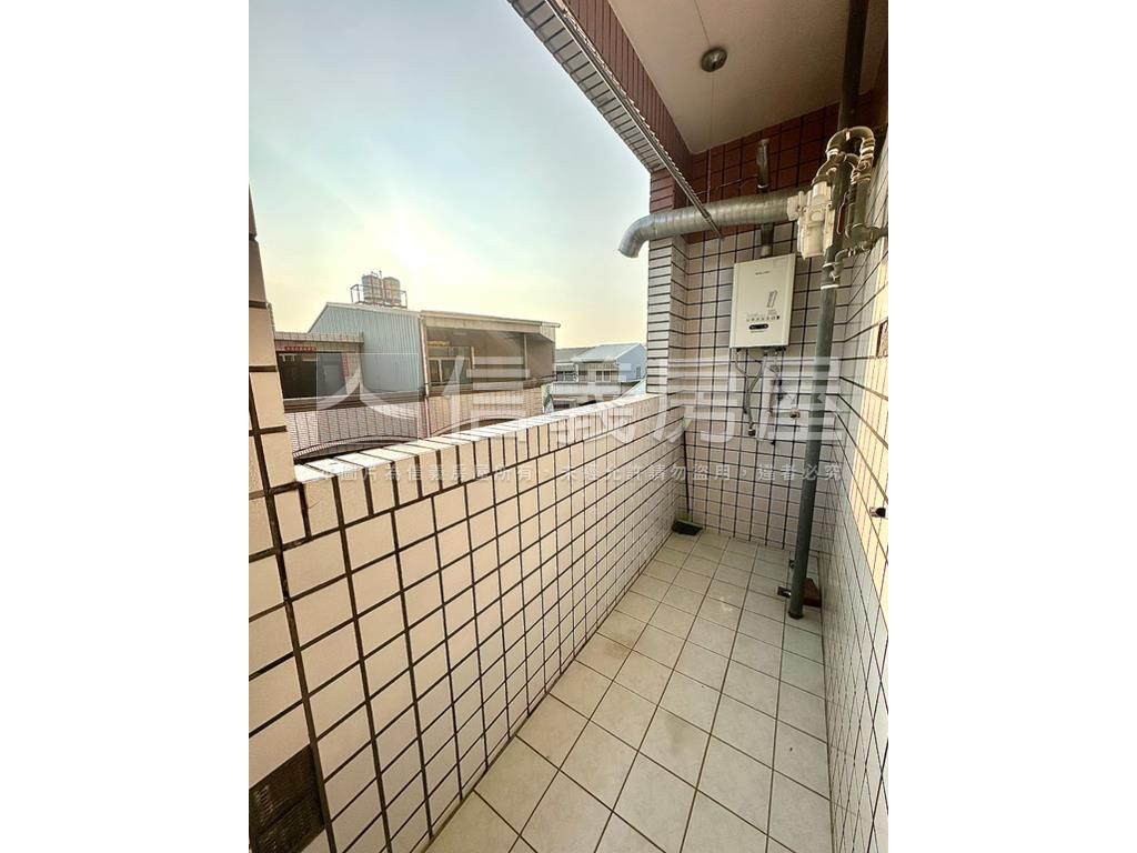 近捷運四房平車屋況讚房屋室內格局與周邊環境