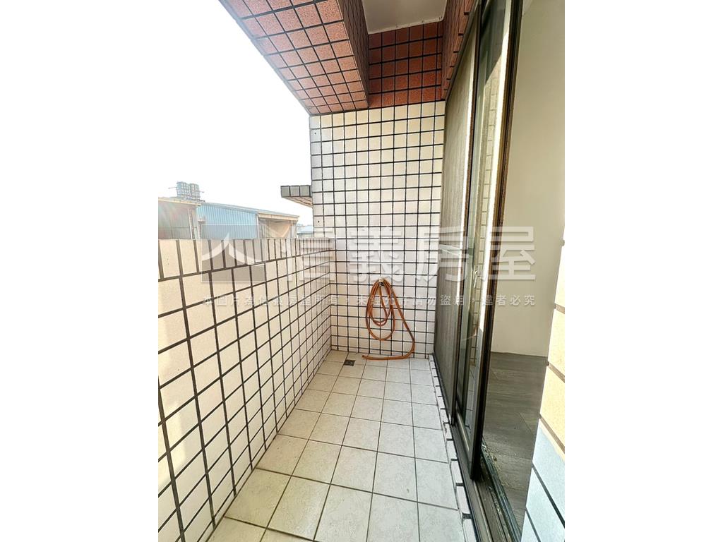 近捷運四房平車屋況讚房屋室內格局與周邊環境