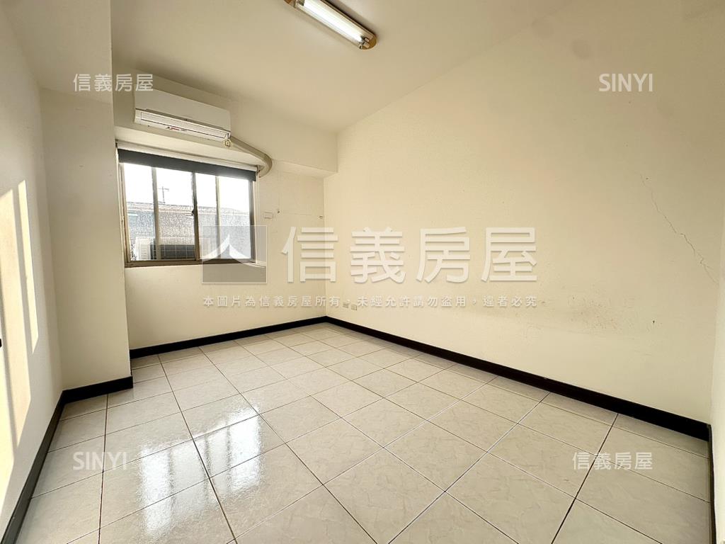 近捷運四房平車屋況讚房屋室內格局與周邊環境