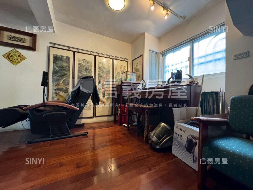 綠葉街雙門牌透天房屋室內格局與周邊環境