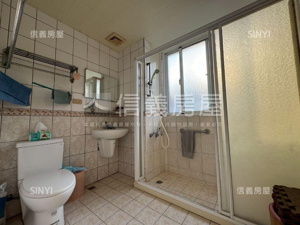 綠葉街雙門牌透天房屋室內格局與周邊環境