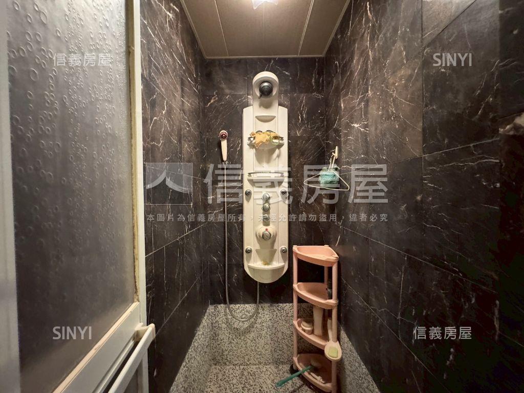 綠葉街雙門牌透天房屋室內格局與周邊環境