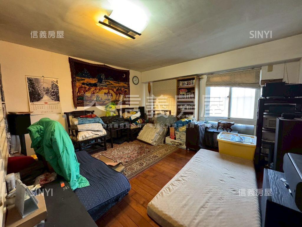 綠葉街雙門牌透天房屋室內格局與周邊環境