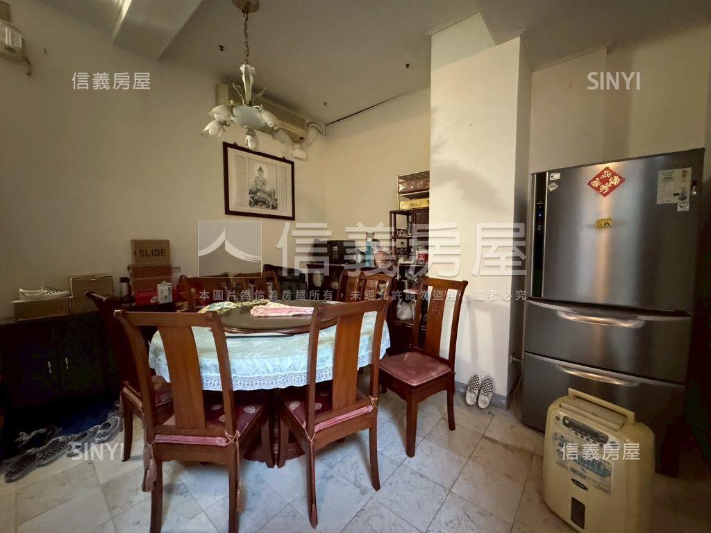 綠葉街雙門牌透天房屋室內格局與周邊環境