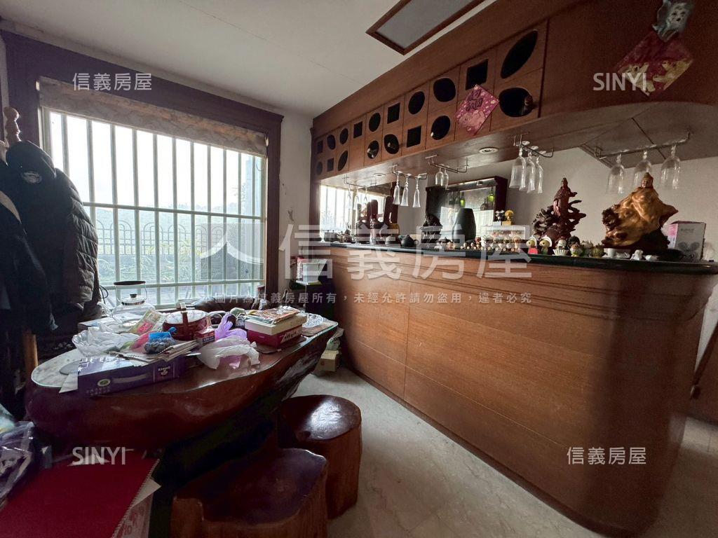 綠葉街雙門牌透天房屋室內格局與周邊環境