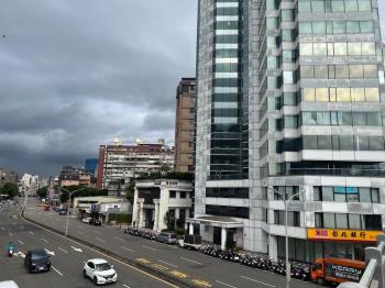 信義區北城世貿百坪大辦公
