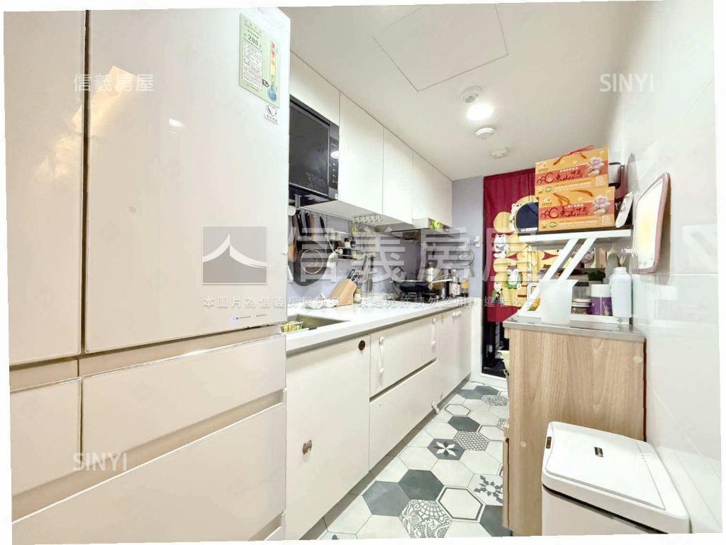 中研Ａ＋美妝三房房屋室內格局與周邊環境