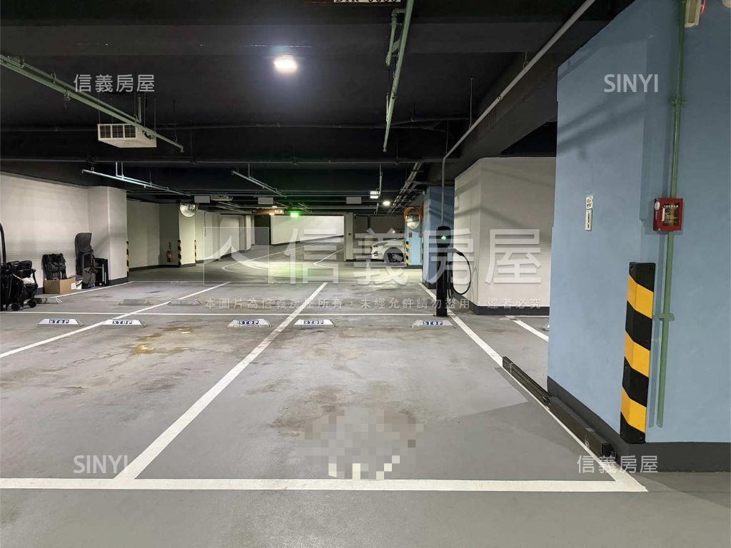 中研Ａ＋美妝三房房屋室內格局與周邊環境