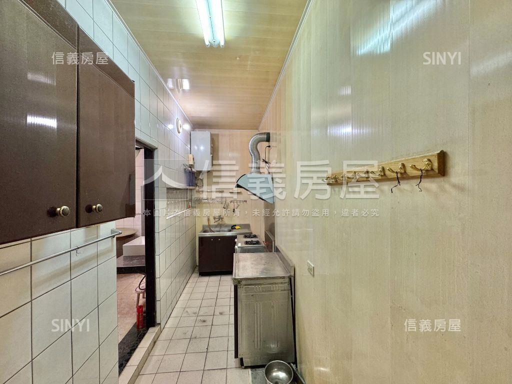 遠東街透天房屋室內格局與周邊環境