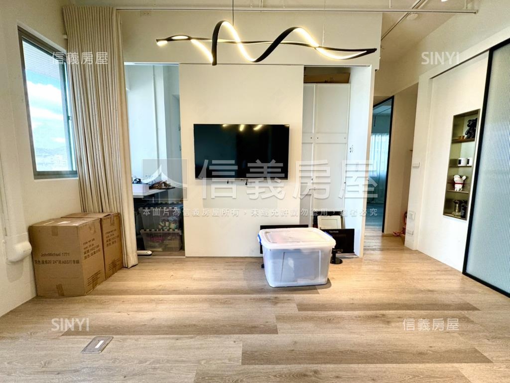 竹城雙面採光裝潢美宅房屋室內格局與周邊環境