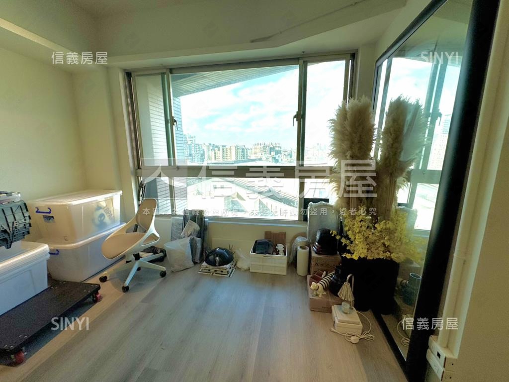 竹城雙面採光裝潢美宅房屋室內格局與周邊環境