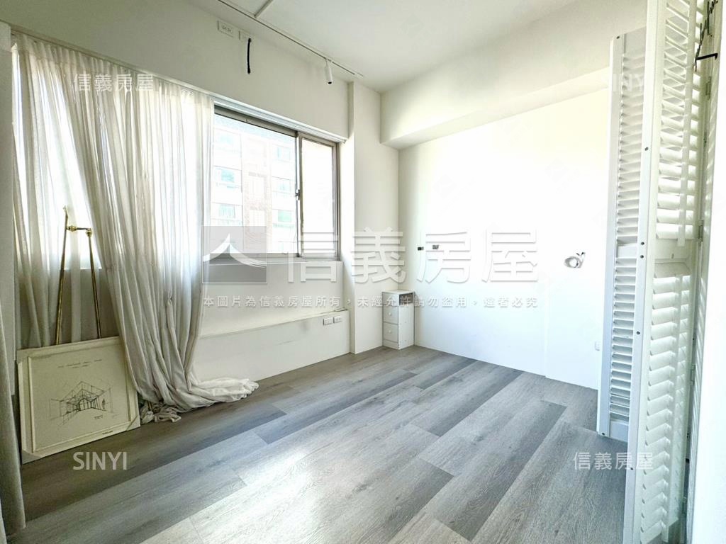 竹城雙面採光裝潢美宅房屋室內格局與周邊環境