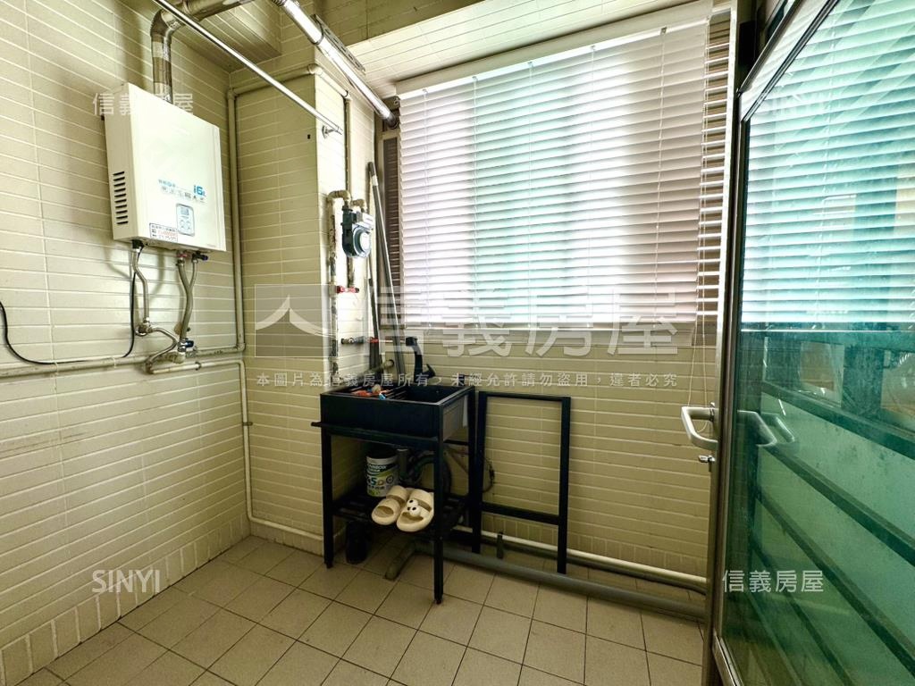 竹城雙面採光裝潢美宅房屋室內格局與周邊環境