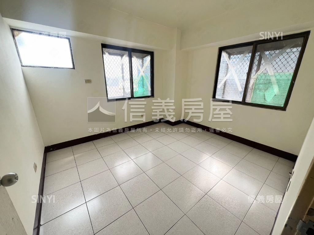 近歸仁圓環二房平車房屋室內格局與周邊環境