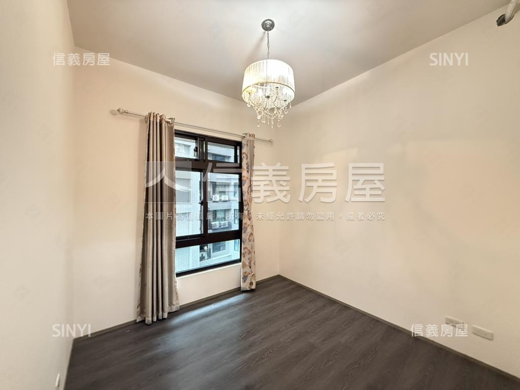 莫札特溫馨三房車位房屋室內格局與周邊環境