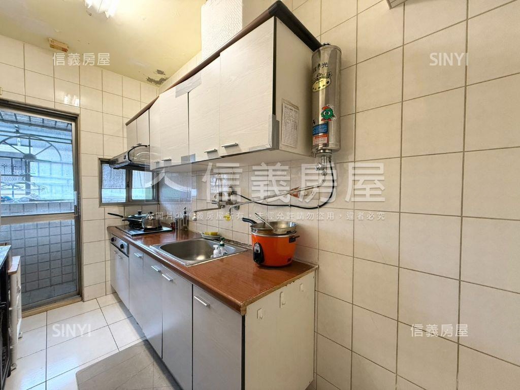 近捷運明亮三房房屋室內格局與周邊環境