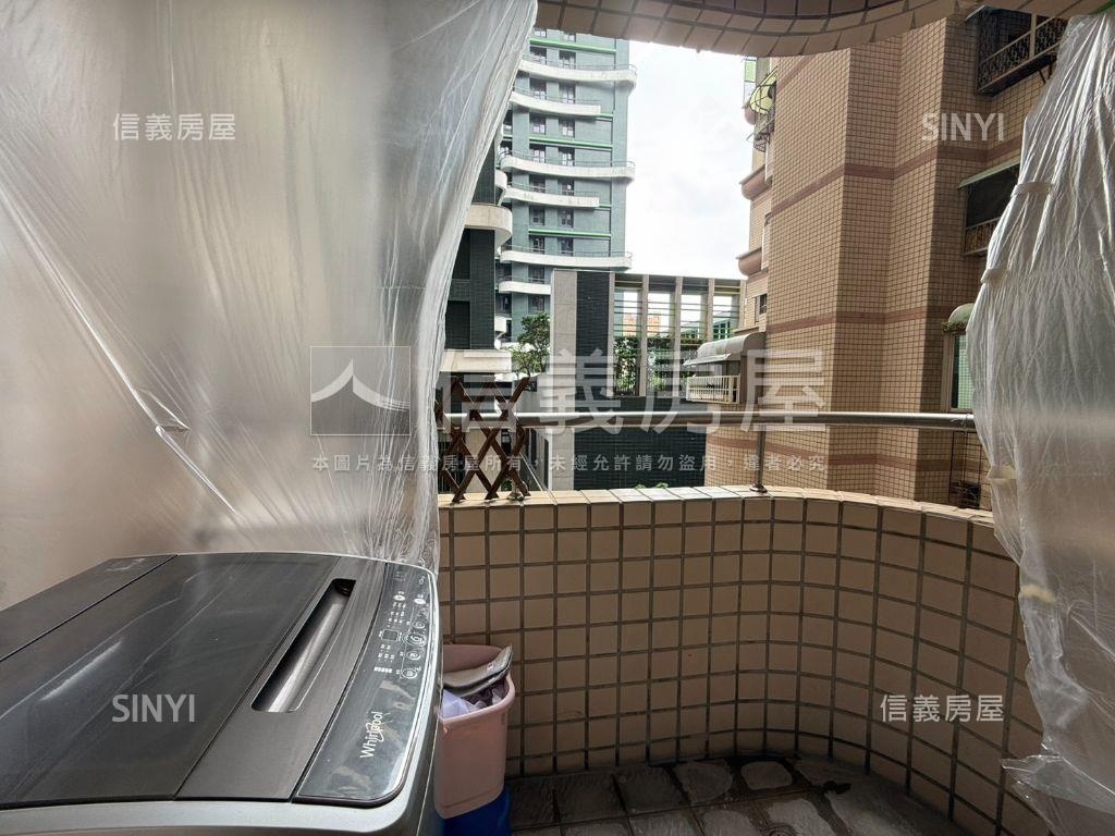 近捷運明亮三房房屋室內格局與周邊環境